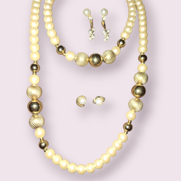 3 piece lot necklace faux pearl and goldtone and earrings nwt - Picture 4 of 8